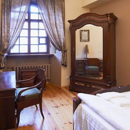 Cozy Apartment In Gothic Style House In The Heart Of The Old Town Vilnius Bagian luar foto